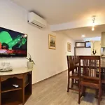 Mandika - One Bedroom