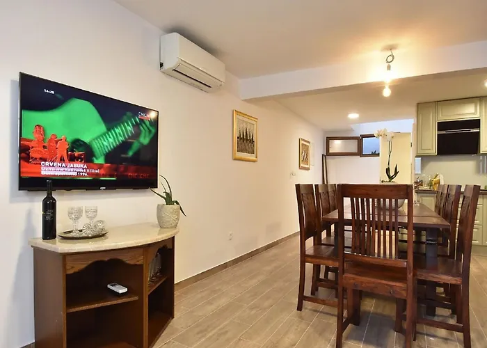 Mandika - One Bedroom